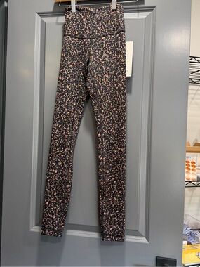 NWT Lululemon Wunder Train High Rise Tight 28” size 2